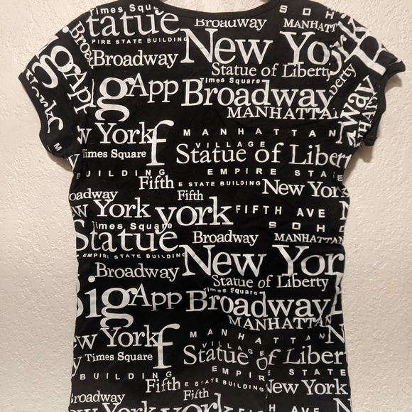 Black Fitted Graphic Cap Sleeve Tee - Picture 2 of 2